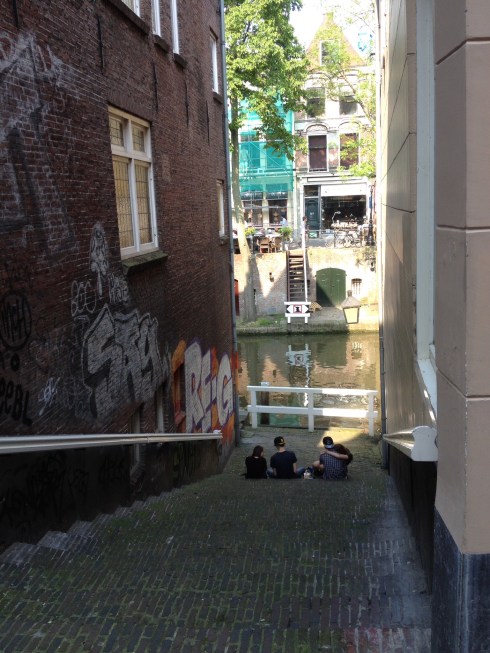 Graffiti v Street Art I prefer the crafty approach!